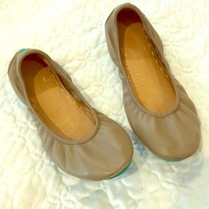Taupe Tieks W9